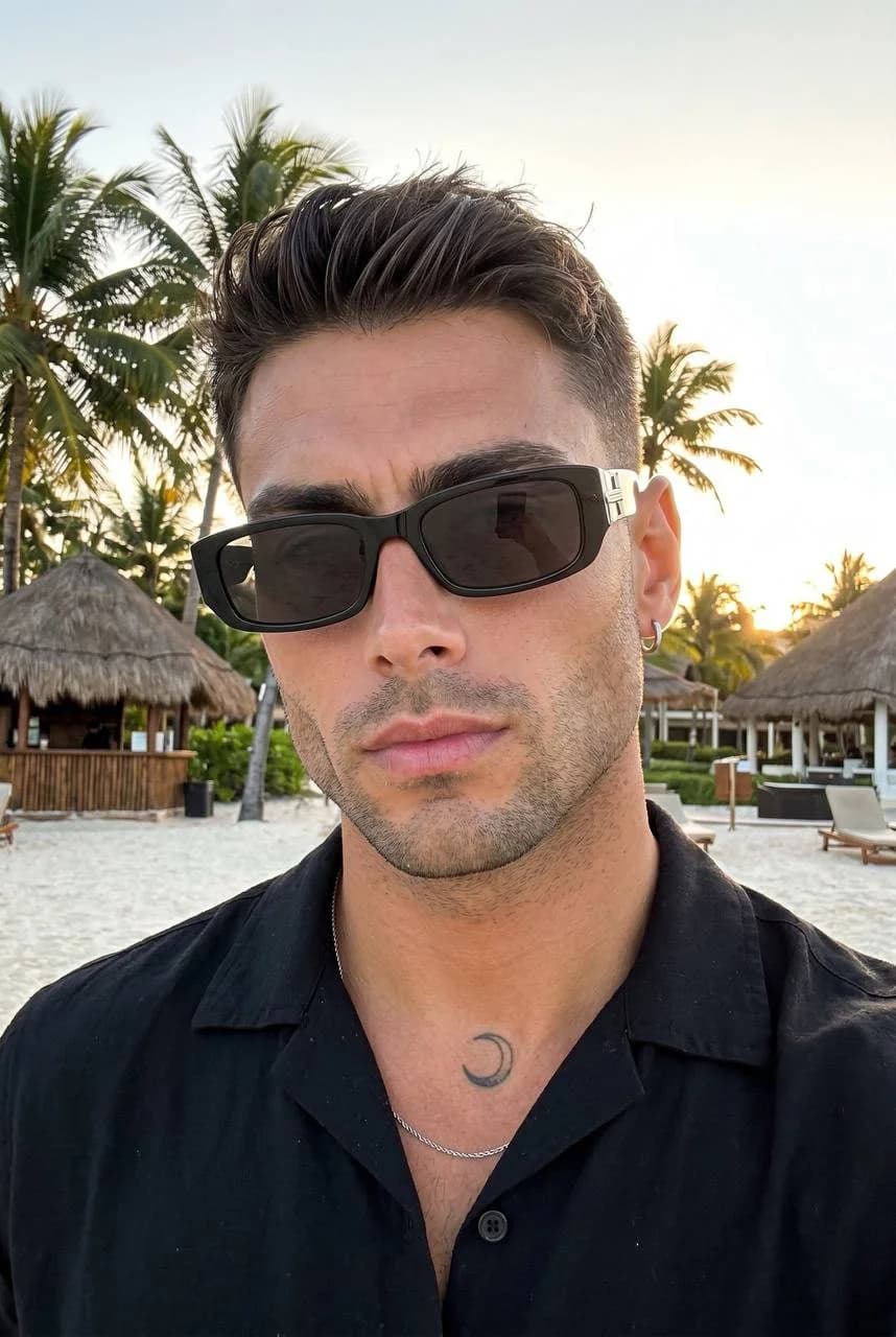 Tropical Golden Selfie